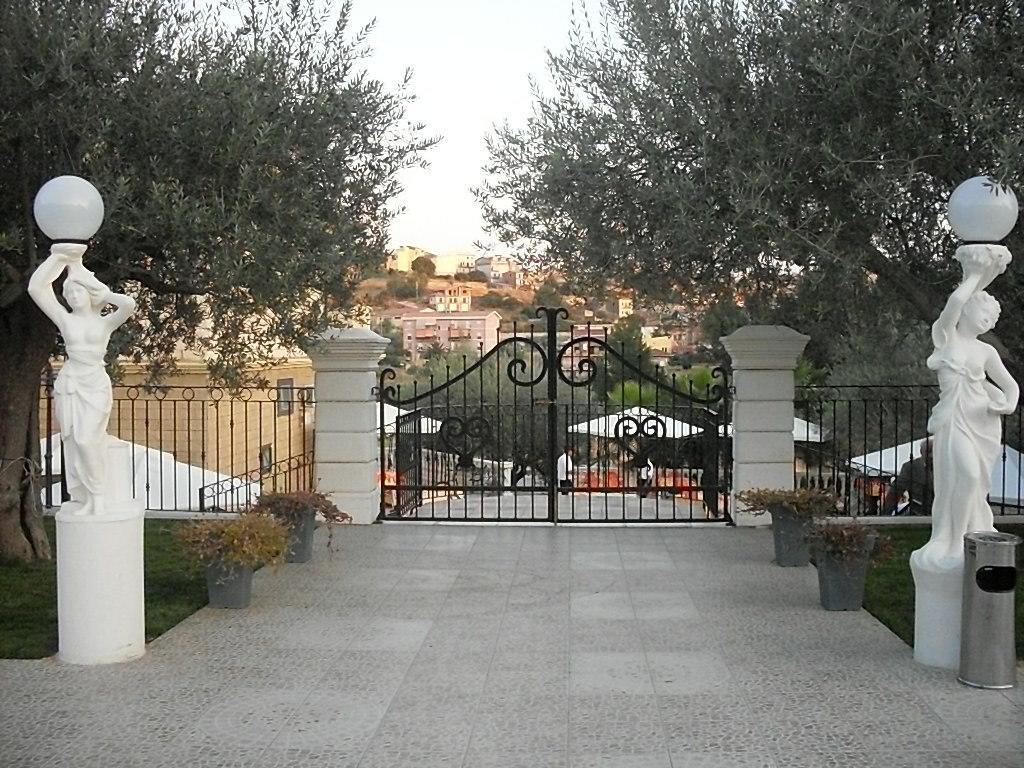 Parco Degli Ulivi Hotel Mirabella Imbaccari Exterior photo